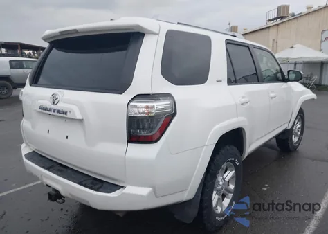 2017 Toyota 4Runner Sr5 z USA, uszkodzony, nr VIN JTEBU5JR7H5447488